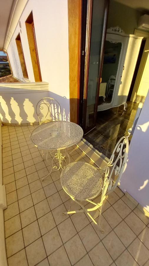 B&B Domus Aurea 20 San Giovanni Teatino Exteriör bild